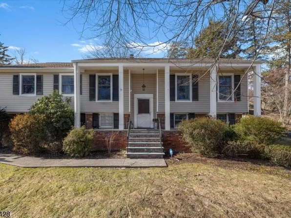 5 Nixon Ct, Hawthorne Boro, NJ 07506