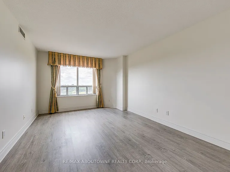 5418 Yonge St #1805 — Photo 8