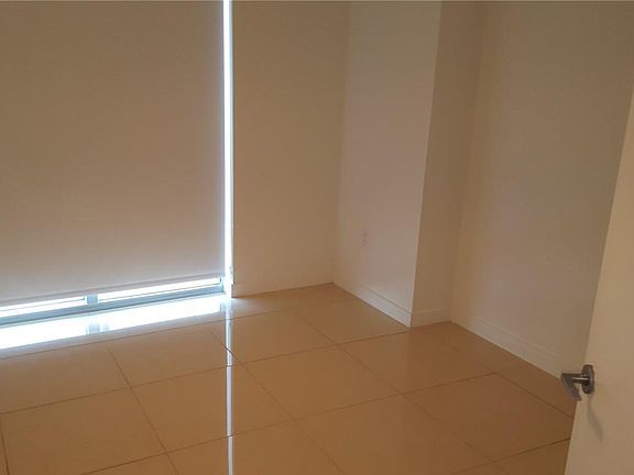 5th image of 1111 SW 1st Ave APT 1222-N