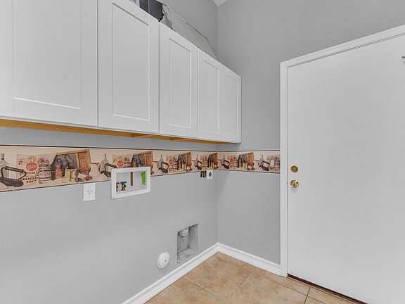 3rd image of 7913 N 88th Ln