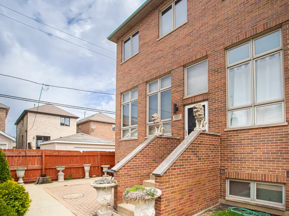 6824 W 65th St APT 6, Chicago, IL 60638
