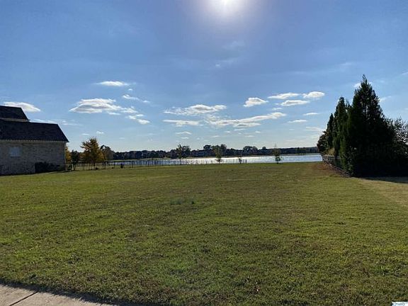 3rd image of 77 Lake Forest Blvd SW