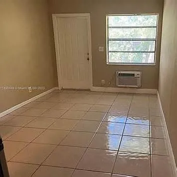 2707 NW 15th St #2 — Photo 3