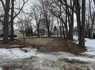 142 Charles St, Elk Rapids, MI 49629