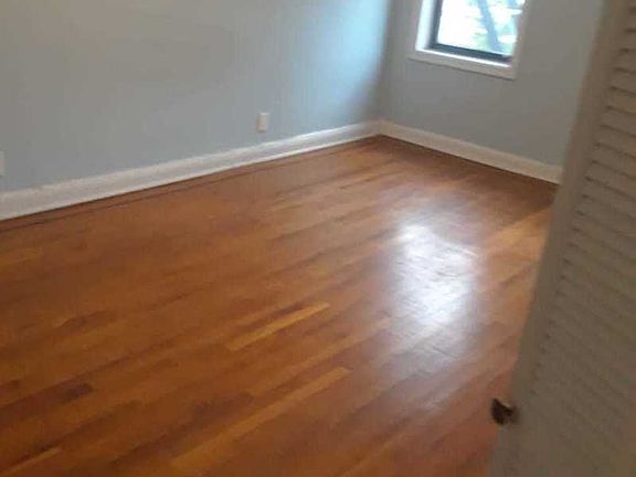 4th image of 16710 Crocheron Ave APT 2G
