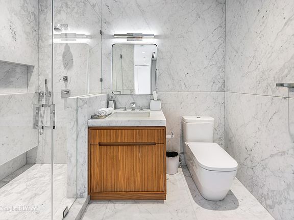 5th image of 100 S Pointe Dr #1106/7