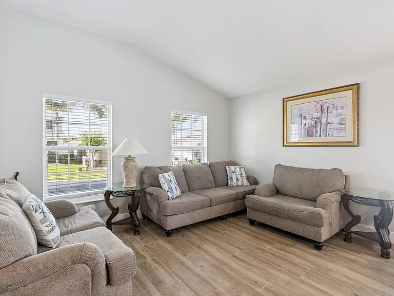 639 Kensington Dr — Photo 19