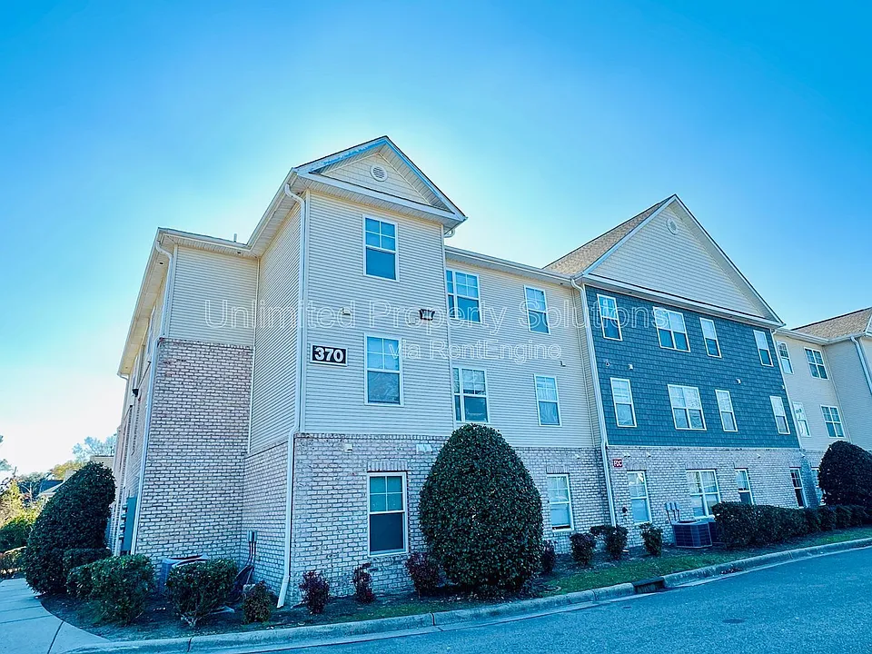 376 S Kerr Ave #302