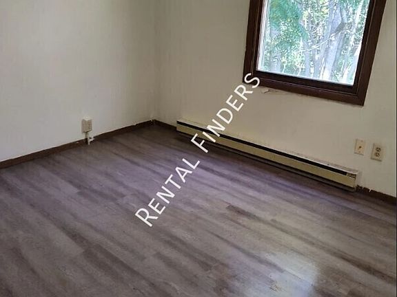 3rd image of 12 Cottage Row APT 13