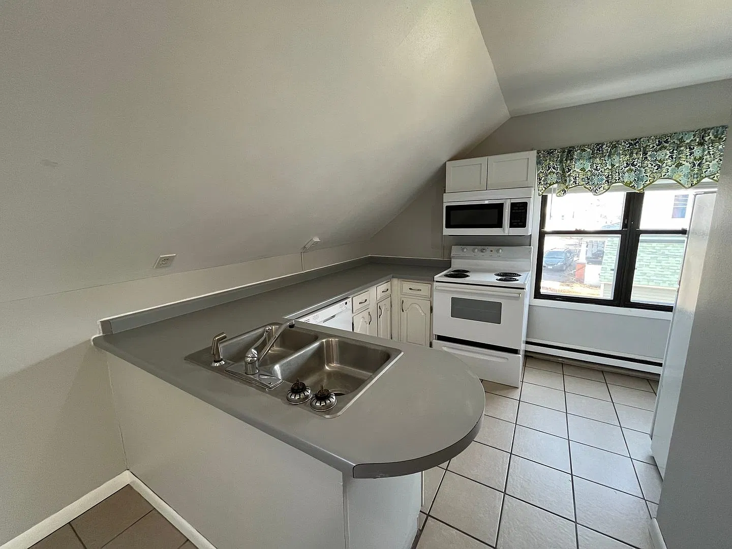 803 Grand Ave — Photo 1