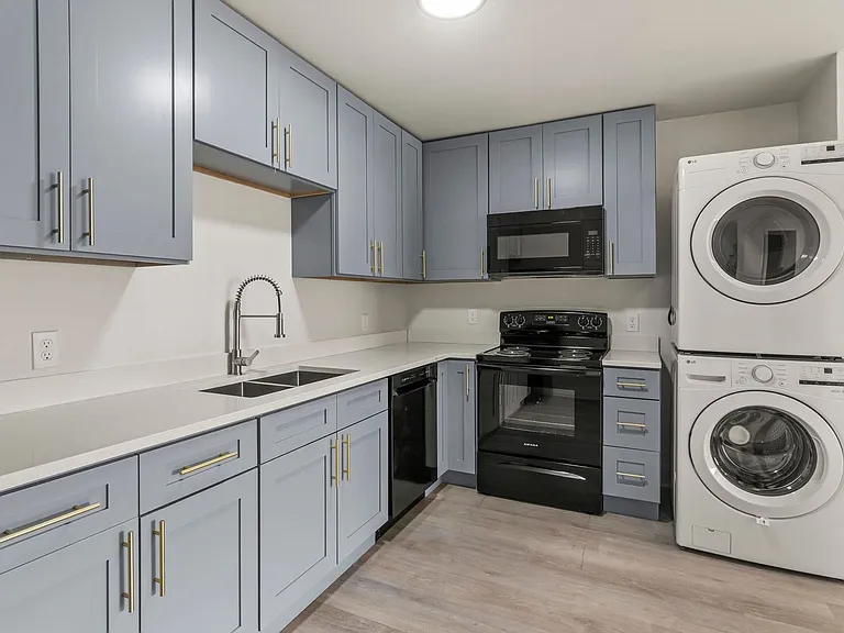 Greenway Trail Apartments — Photo 27