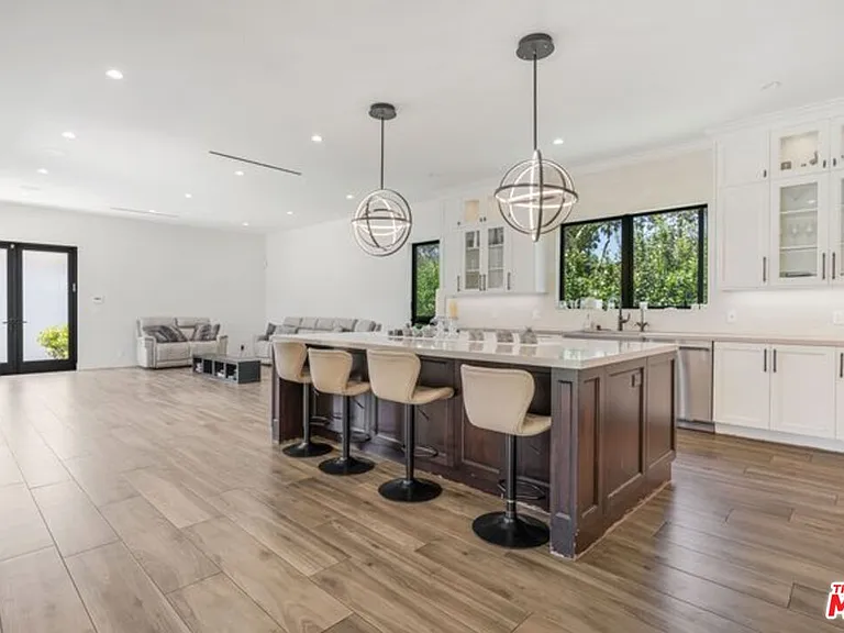 17520 Embassy Dr — Photo 19