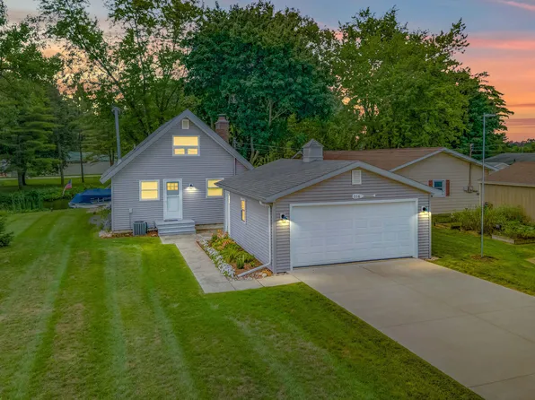 516 Tompkins Dr, Coldwater, MI 49036