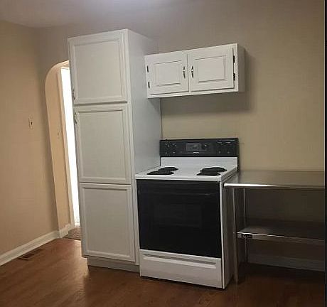 4th image of 228 Forest Dr