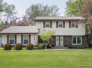 6847 N Braeburn Ln, Glendale, WI 53209