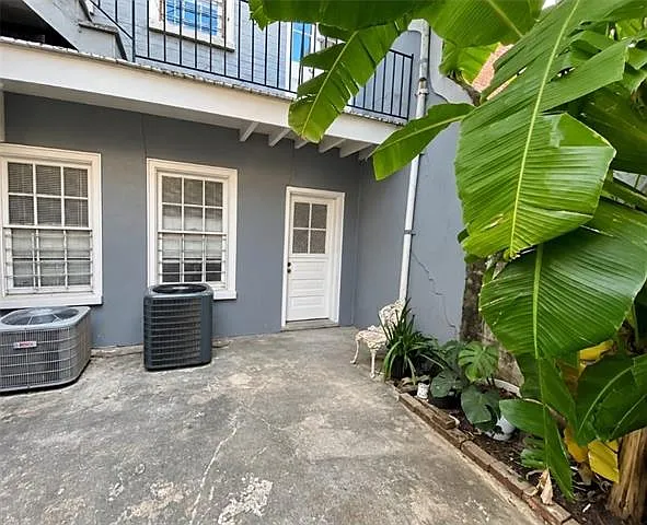 1026 Dumaine St — Photo 2