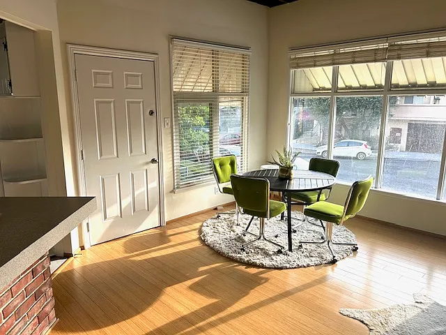 5262 Willowcrest Ave #5262 — Photo 5
