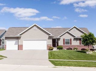 399 Raleigh Ln, Marion, IA 52302