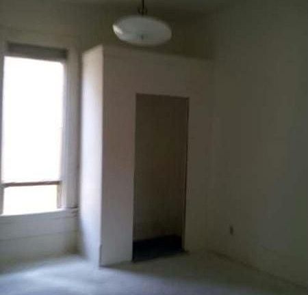 3rd image of 534 N Travis St