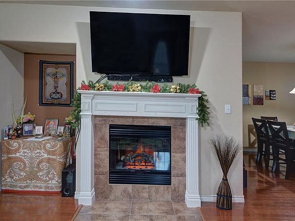 LIVING ROOM FIREPLACE