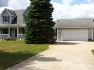 8544 S 33rd Rd, Cadillac, MI 49601