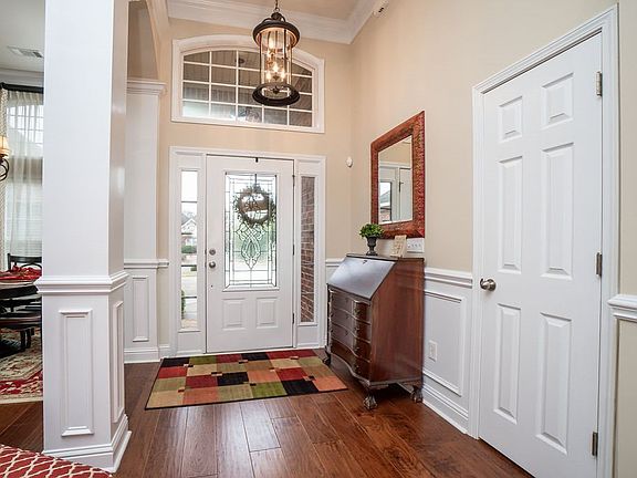 3rd image of 105 Black Hawke Ln