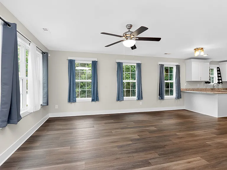 1007 Wilmouth St — Photo 10