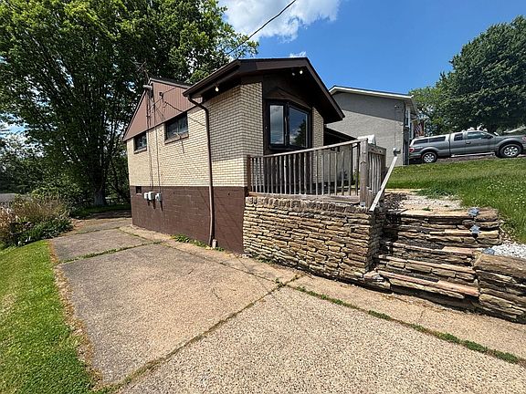 3rd image of 207 Kingston Dr