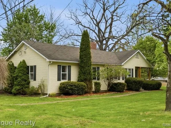2371 32 Mile Road, Bruce, MI 48065