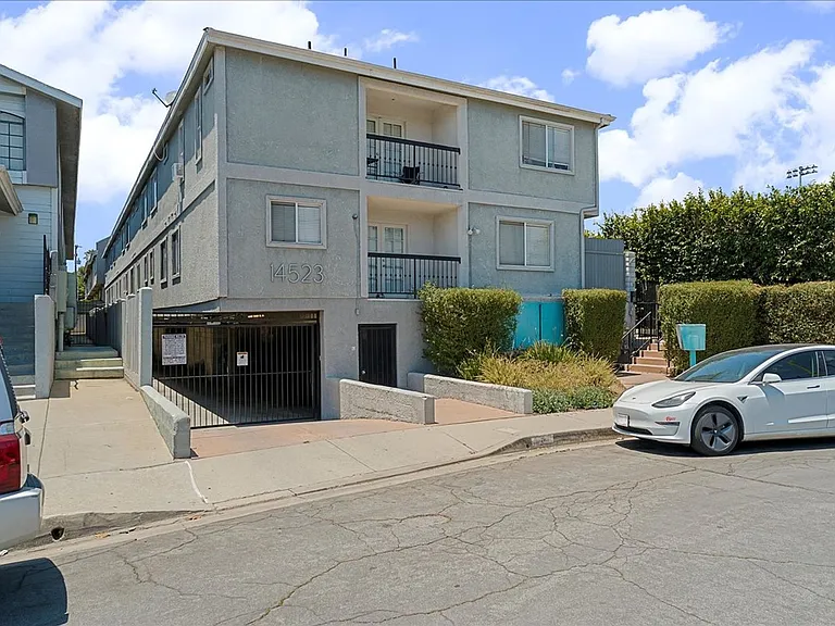 14523 Freeman Ave #6 — Photo 17