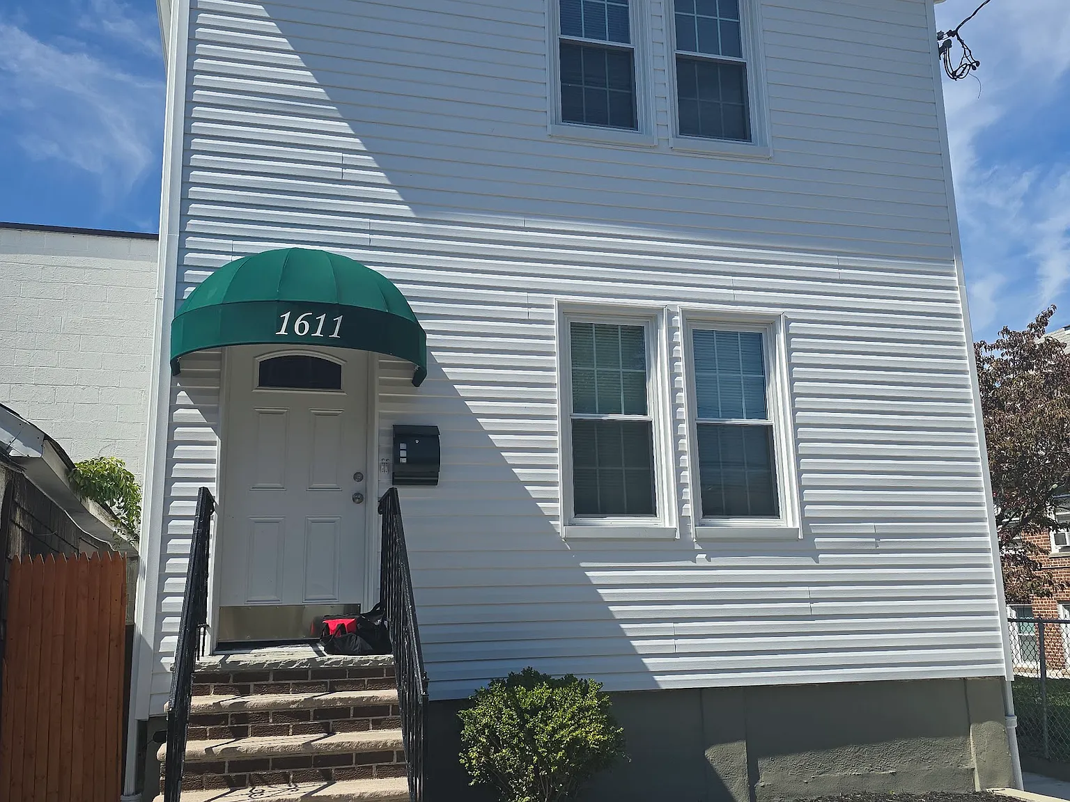 3 bed, 1802 sqft, $3,700 — Photo 1