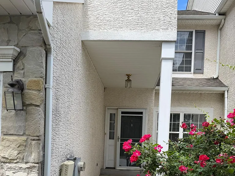 42 Madison Way — Photo 2