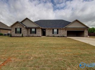 22947 Pin Oak Dr, Athens, AL 35613