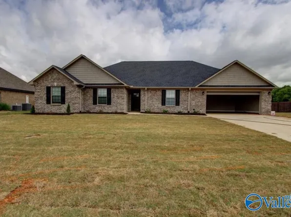 22947 Pin Oak Dr, Athens, AL 35613
