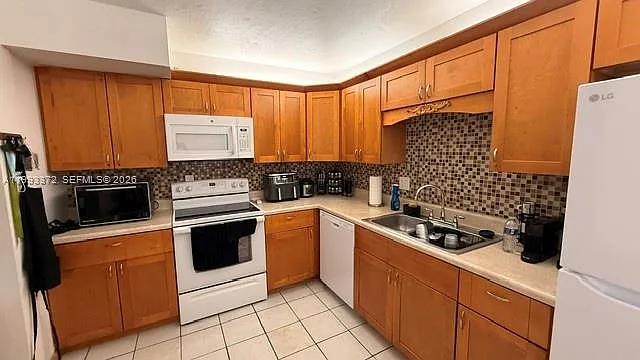 231 Lakeview Dr #204 — Photo 5