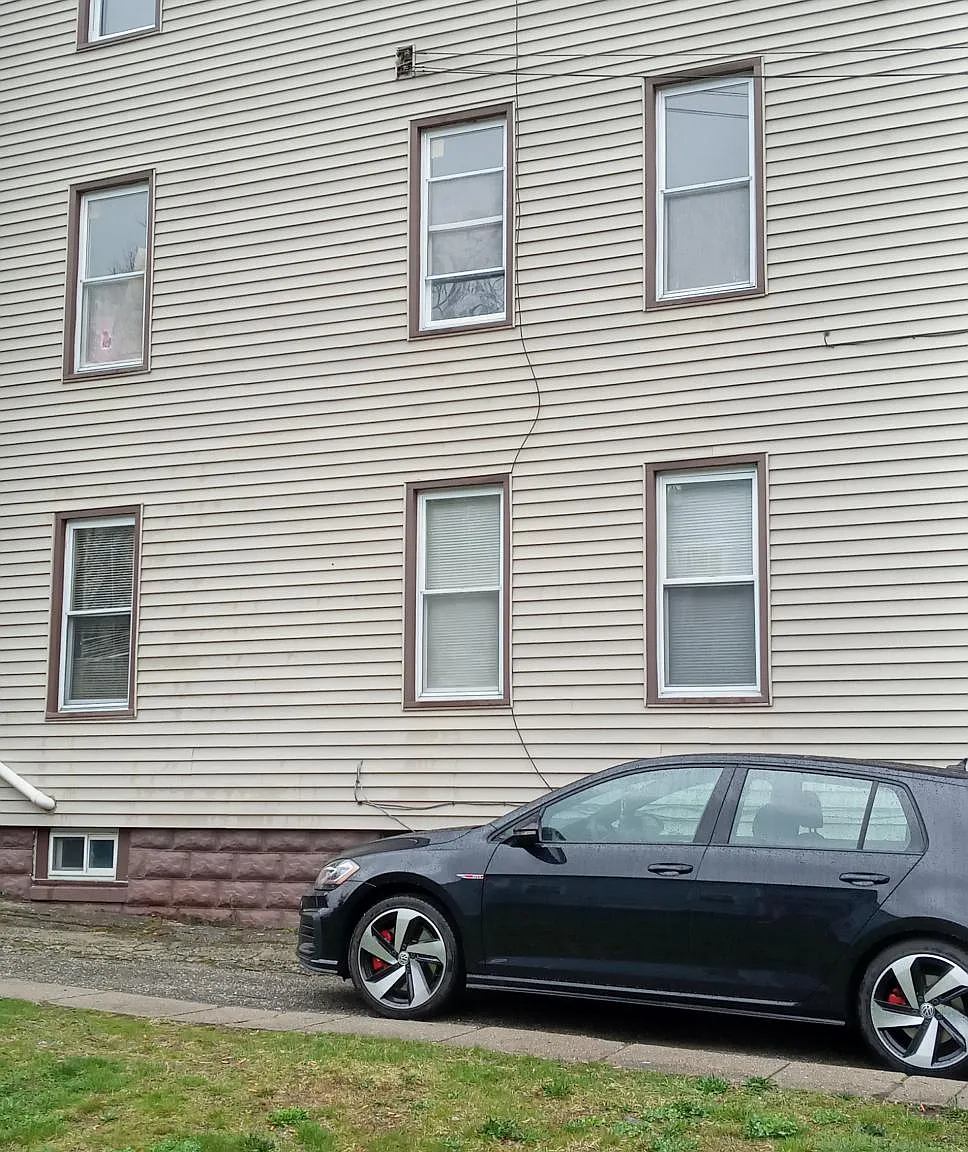 2 bed, 1000 sqft, $1,400 — Photo 1
