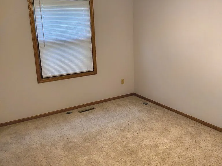 1250 Silverwood Ct — Photo 18