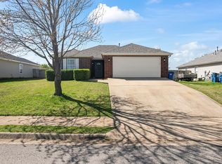 2705 SW 10th St, Bentonville, AR 72712