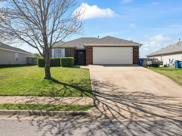 2705 SW 10th St, Bentonville, AR 72712