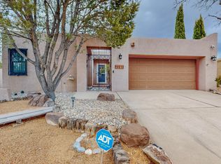 6212 Rio Hondo Dr NE, Albuquerque, NM 87109