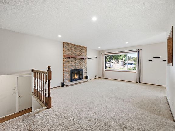 4th image of 2370 Pleasant View Dr