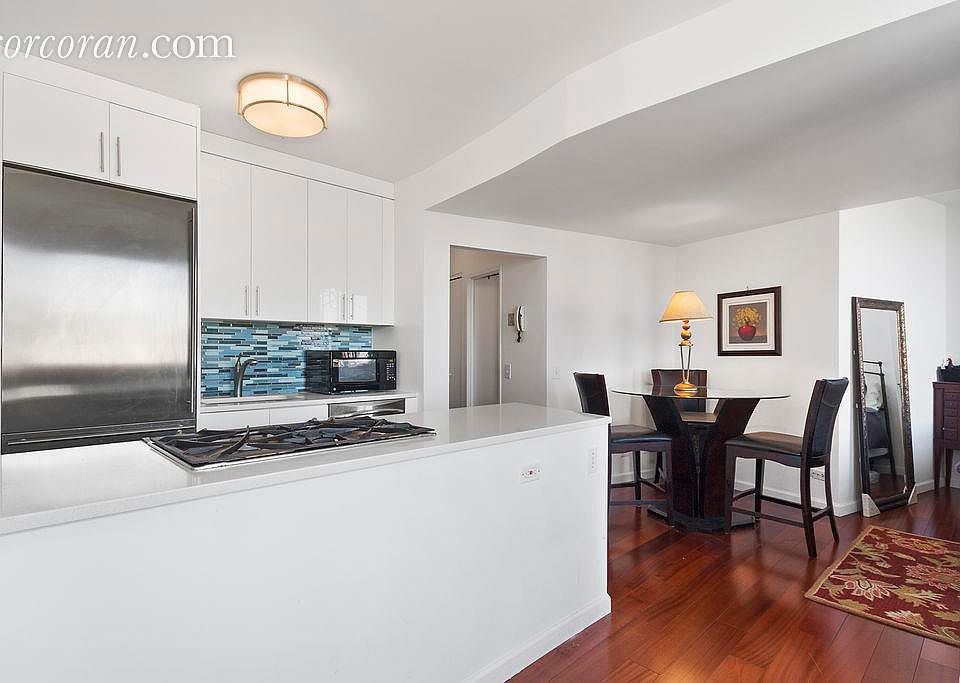 2nd image of 677 Washington St #14B