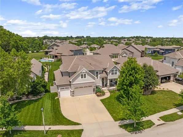 15854 W 165th Ter, Olathe, KS 66062
