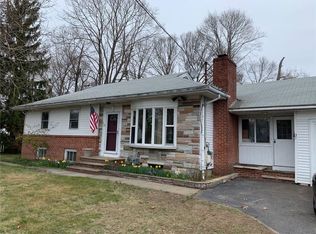 31 Hazard Ave, Warwick, RI 02889