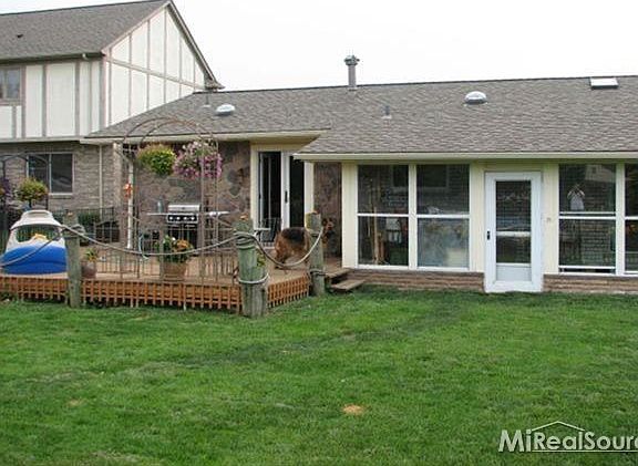 5th image of 39565 Lakeshore Dr