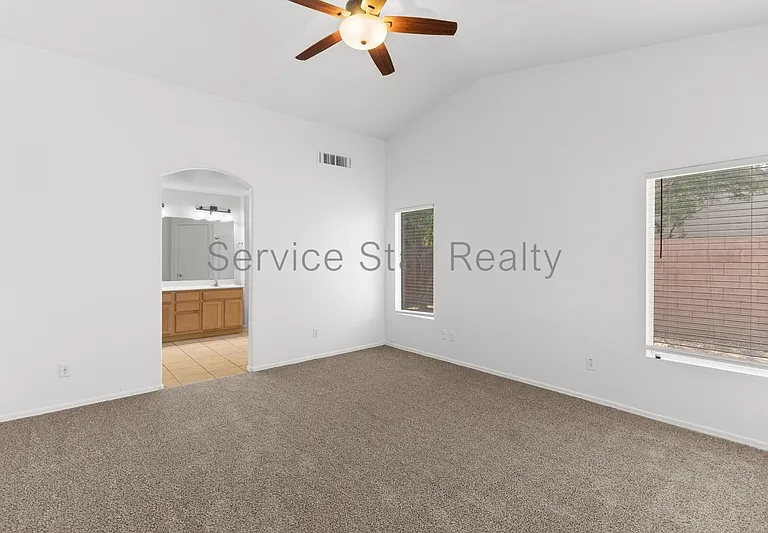 3039 E Hononegh Dr — Photo 15