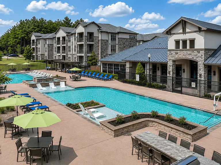 Cool off, relax, and enjoy sunny days at the Auberge of Tyler swimming pool.