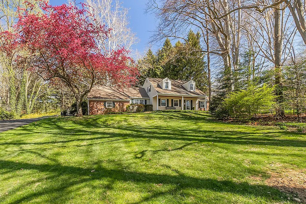 28 Bridle Brook Ln photo 1