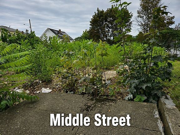 3rd image of 68 Middle St