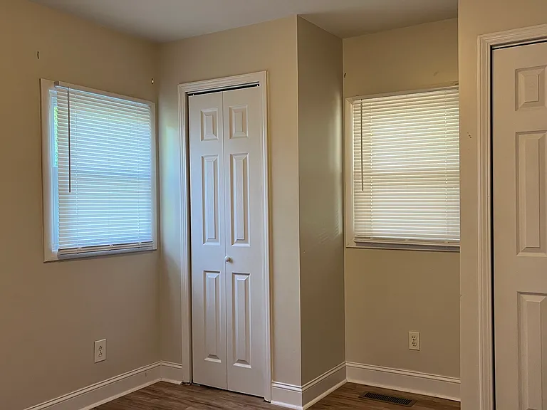 1311 E Holston Ave — Photo 12